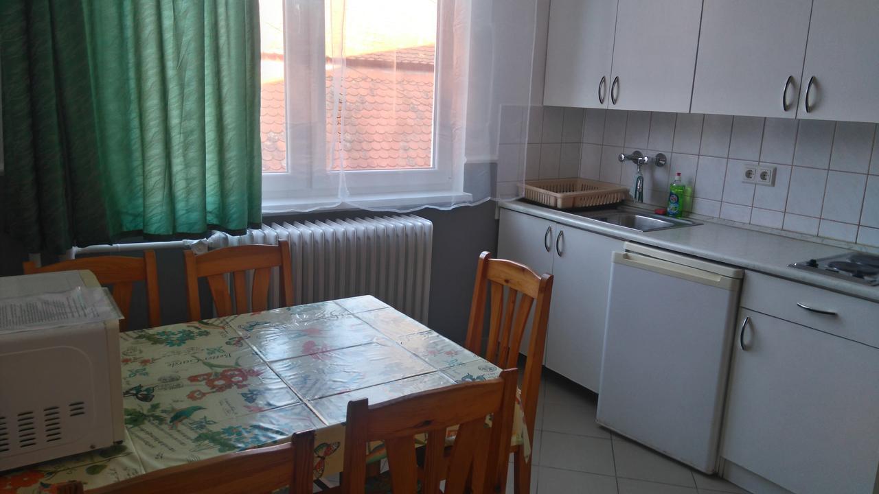 Platan Apartmanhaz Apartment Miskolc Ngoại thất bức ảnh