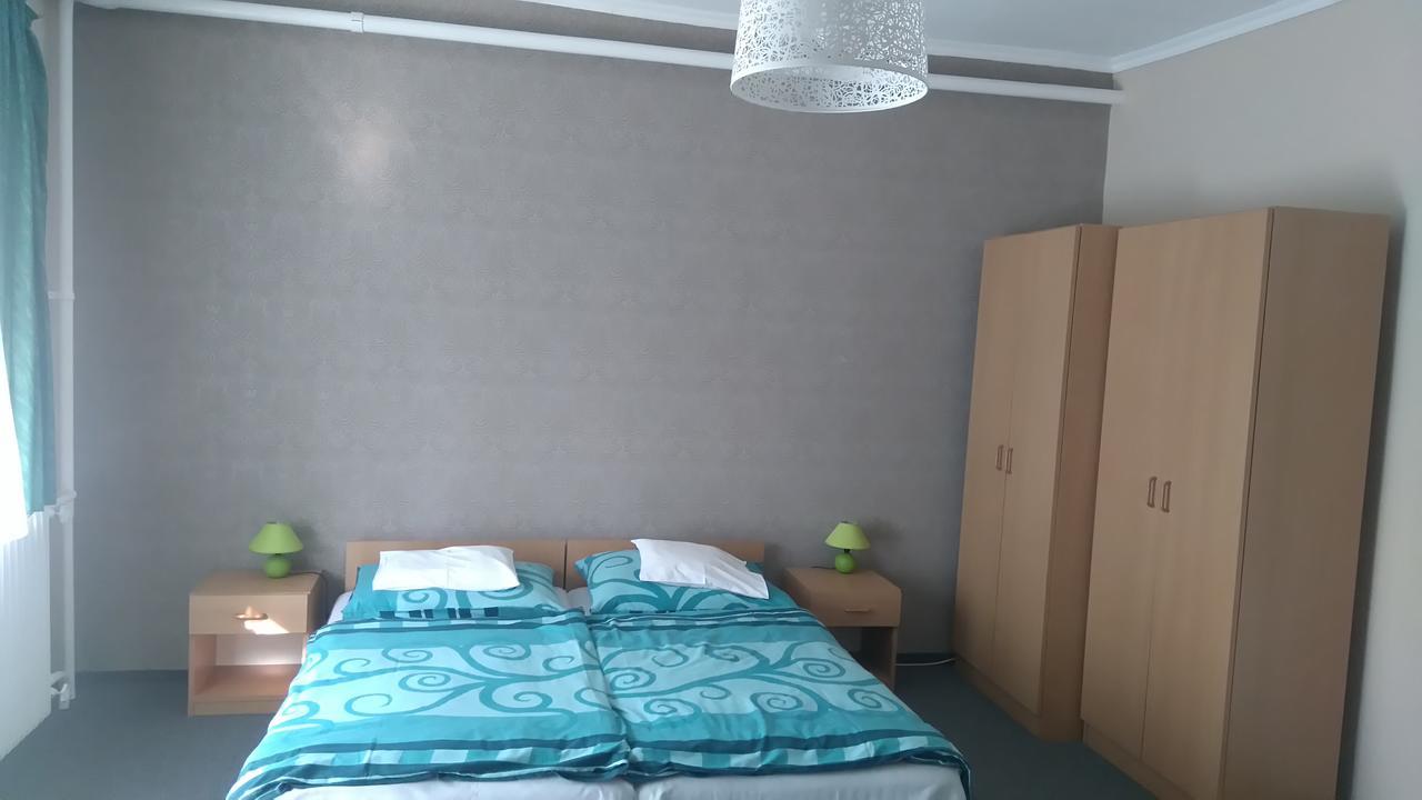 Platan Apartmanhaz Apartment Miskolc Ngoại thất bức ảnh